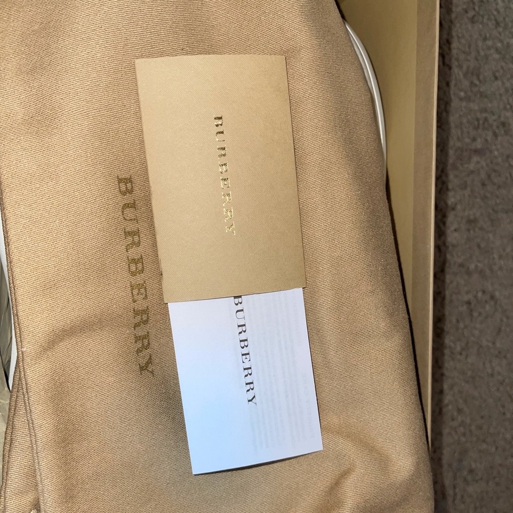 Burberry Slides - Picture 4 of 5